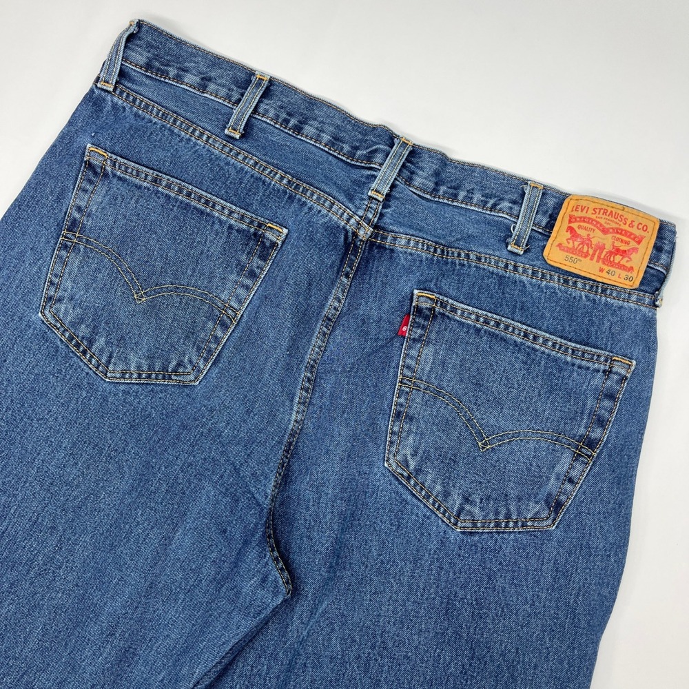 Levi's 550 Relaxed Fit Jeans Mens 40x30 Medium Wash Blue Denim Tapered Leg